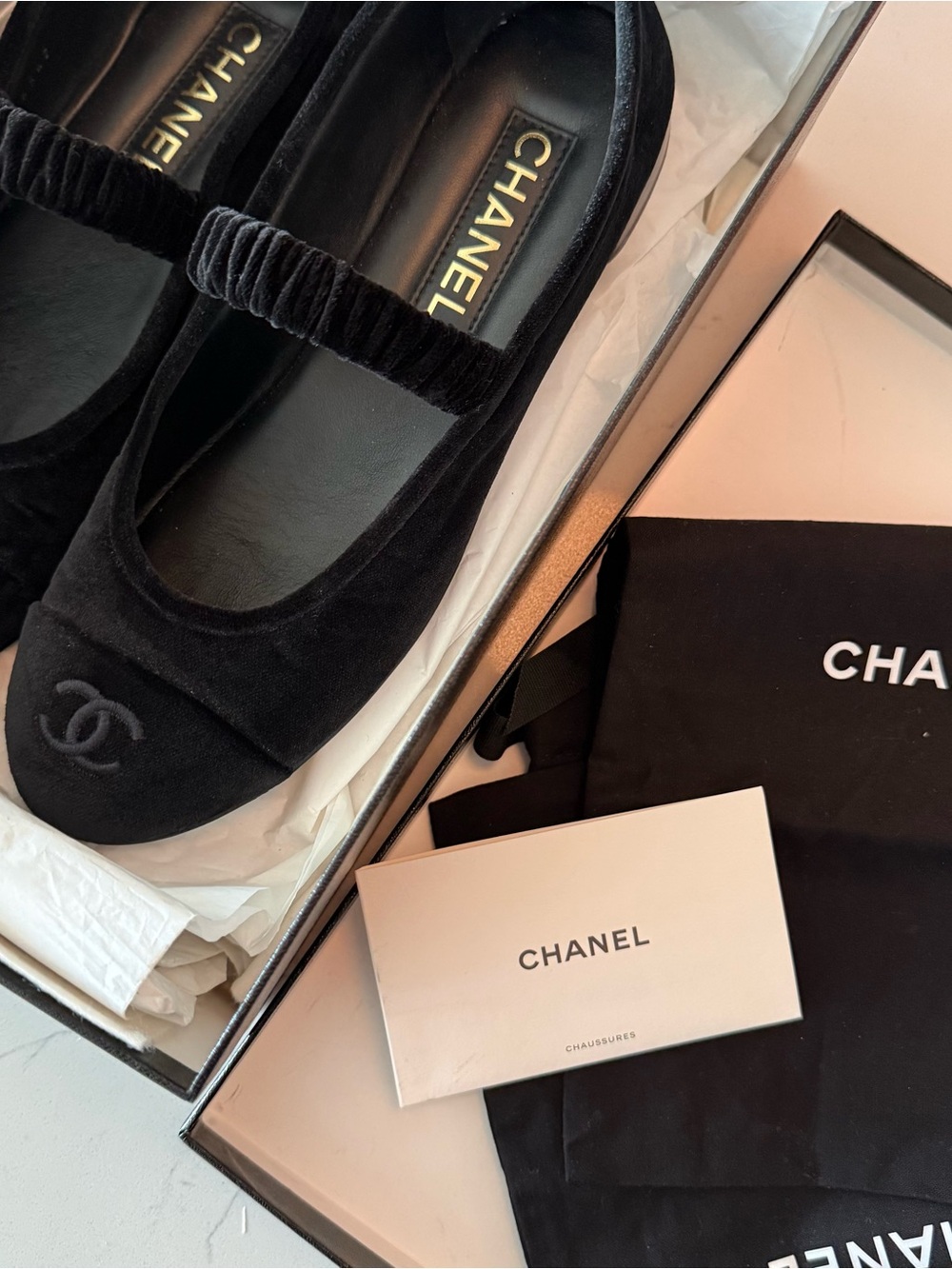 Chanel velvet mary janes // flats - Picture 4 of 8